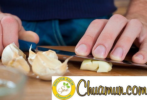 Cách trị mụn trứng cá bằng tỏi cho bạn hiệu quả ngạc nhiên Cách trị mụn trứng cá bằng tỏi cho bạn hiệu quả ngạc nhiên